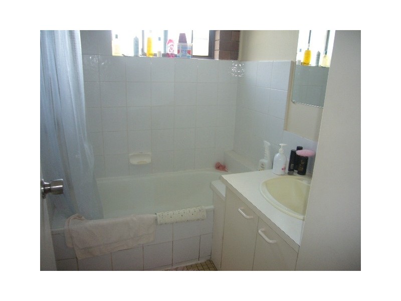 1/11 Goonawarra Drive, Mooloolaba QLD 4557