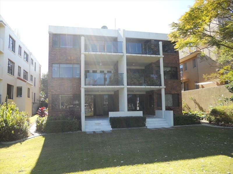 2/93 Parkyn Parade, Mooloolaba QLD 4557