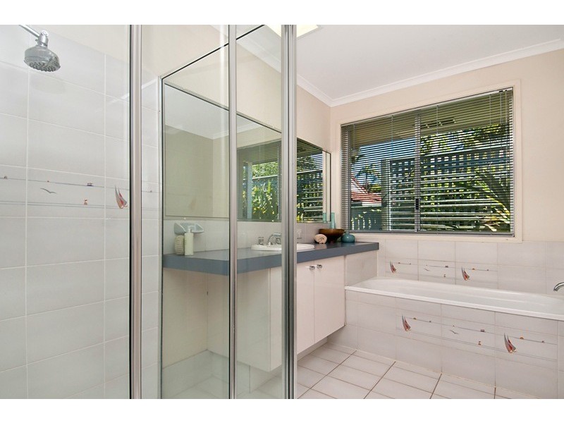 102 Karawatha Drive, Mountain Creek QLD 4557