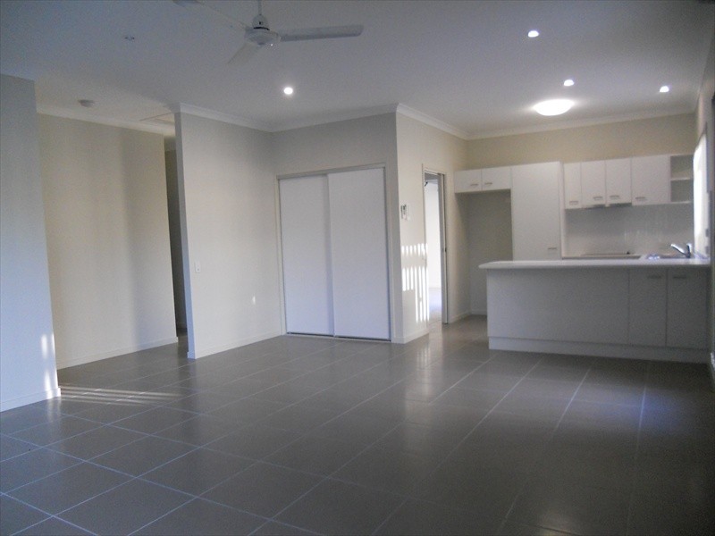 1/240 Broadwater Avenue West, Maroochydore QLD 4558
