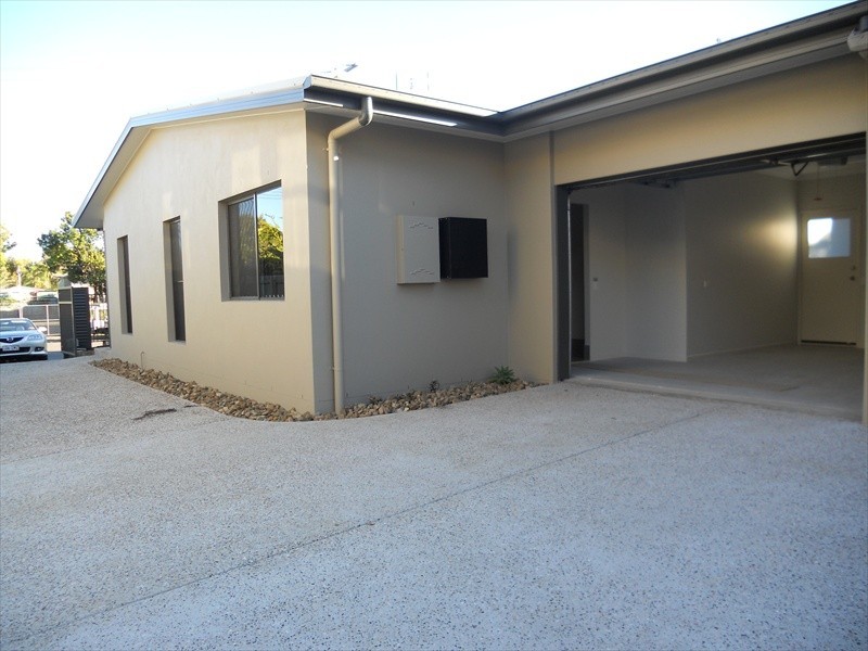 1/240 Broadwater Avenue West, Maroochydore QLD 4558