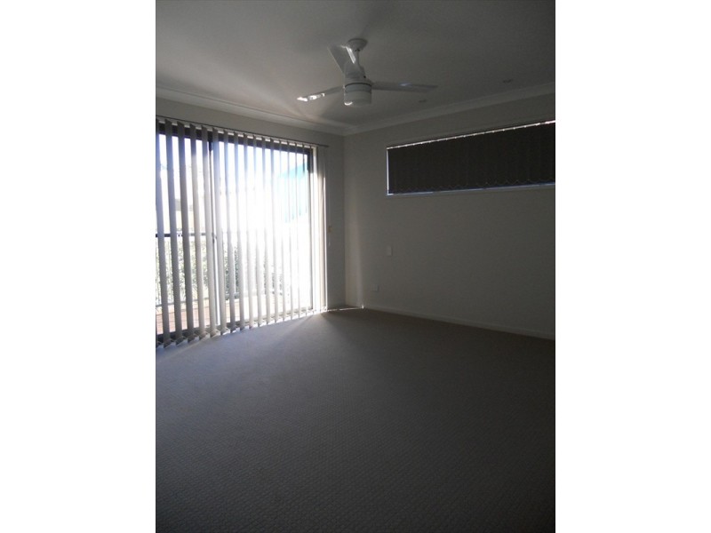 2/240 Broadwater Avenue West, Maroochydore QLD 4558