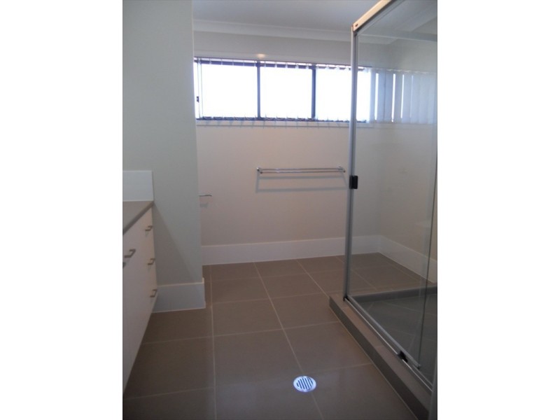 2/240 Broadwater Avenue West, Maroochydore QLD 4558