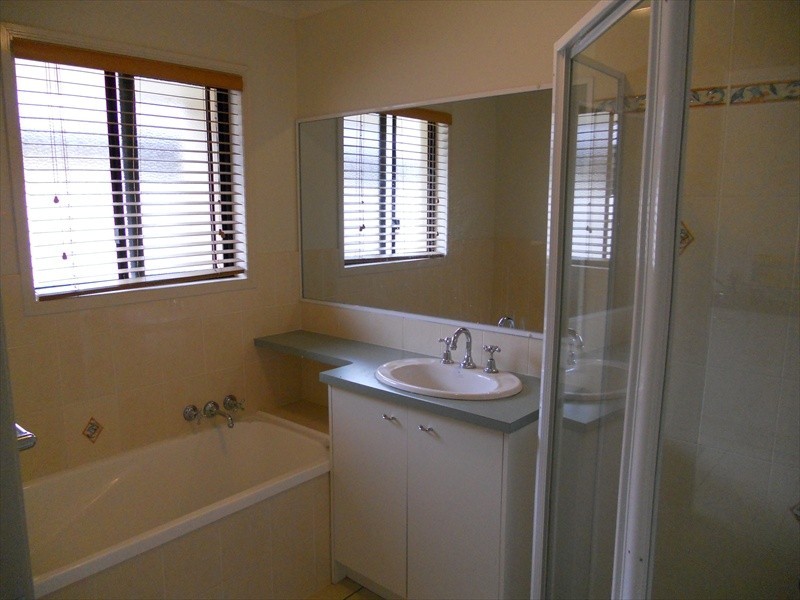 20 Maldives Place, Kawana Island QLD 4575