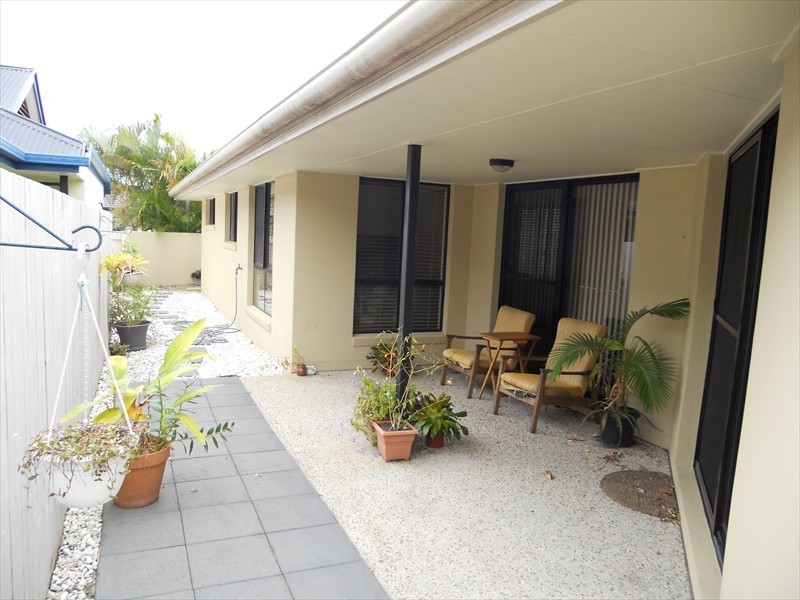 20 Maldives Place, Kawana Island QLD 4575