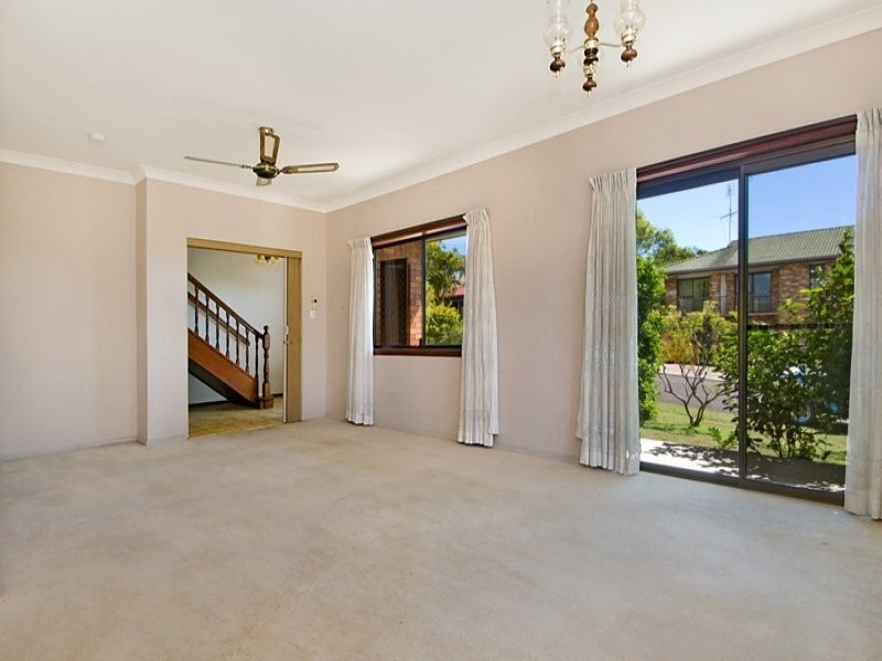 1 Warrina Court, Mooloolaba QLD 4557