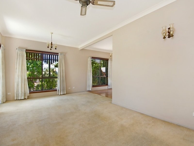1 Warrina Court, Mooloolaba QLD 4557