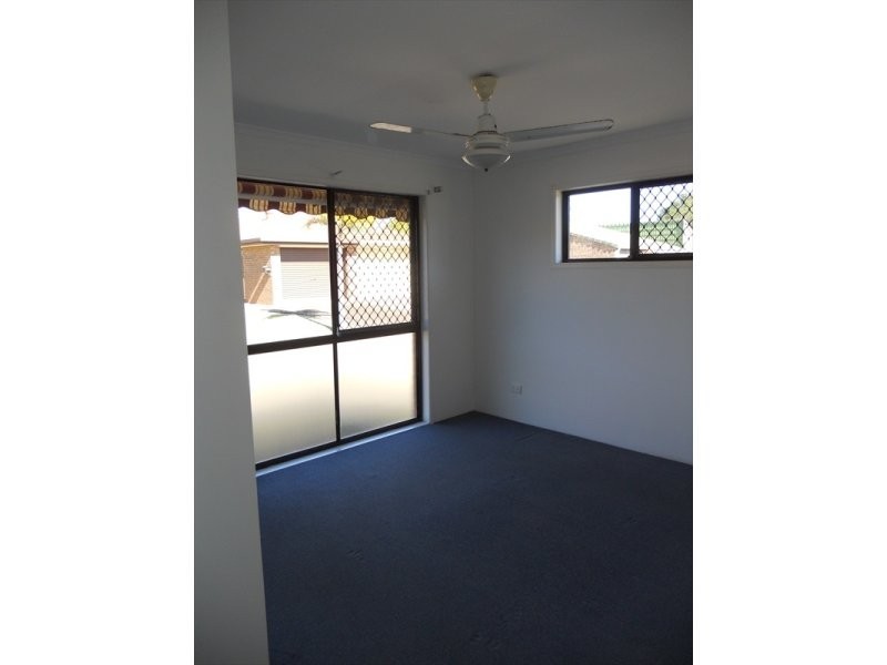 8 Longwood Street, Minyama QLD 4575