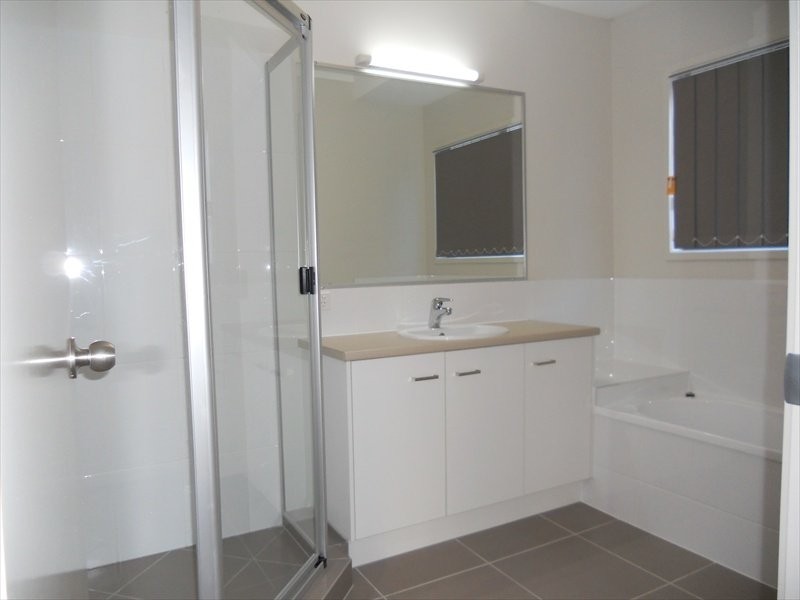 1/240 Broadwater Avenue West, Maroochydore QLD 4558