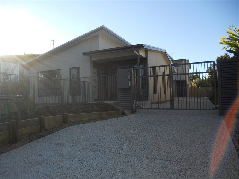 1/240 Broadwater Avenue West, Maroochydore QLD 4558