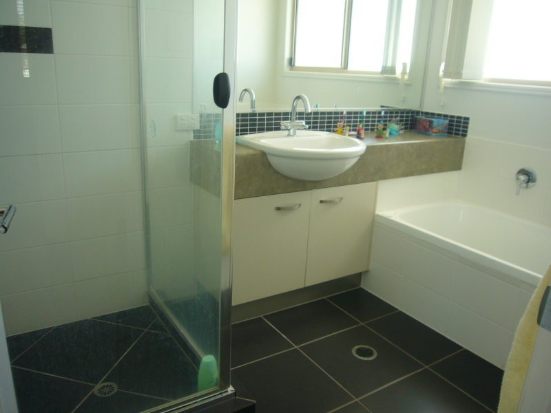 22 Tarawa Street, Kawana Island QLD 4575