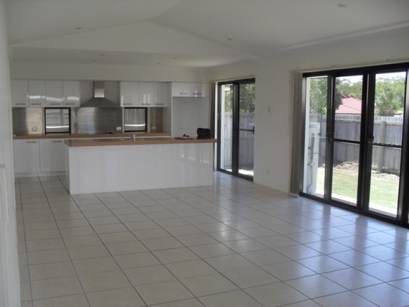 8 Lacebark Street, Meridan Plains QLD 4551