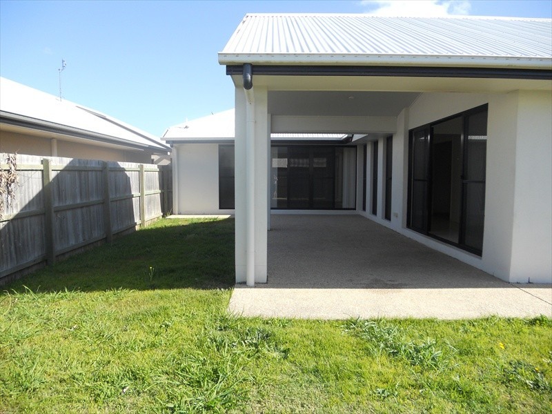 8 Lacebark Street, Meridan Plains QLD 4551