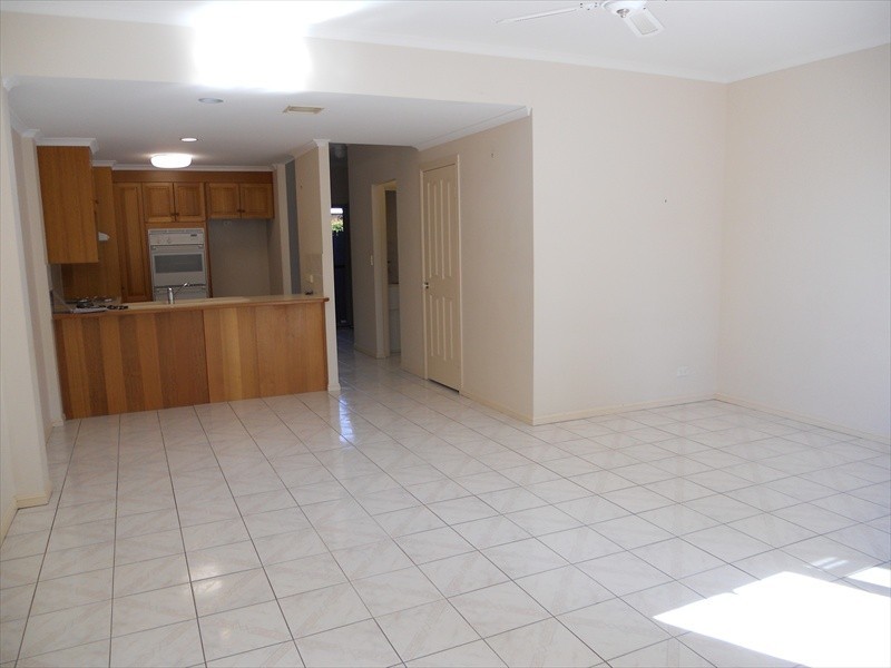 2/42 Fifth Avenue, Maroochydore QLD 4558