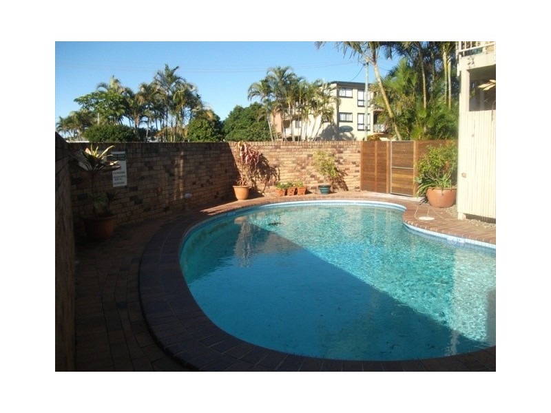 2/42 Fifth Avenue, Maroochydore QLD 4558