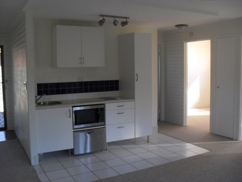 1/8 Goonawarra Drive, Mooloolaba QLD 4557