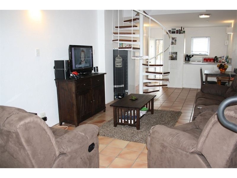 Unit 4 Hakea 31 Mayfield Street, Alexandra Headland QLD 4572