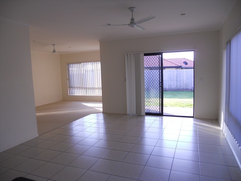 17 Irving Place, Sippy Downs QLD 4556