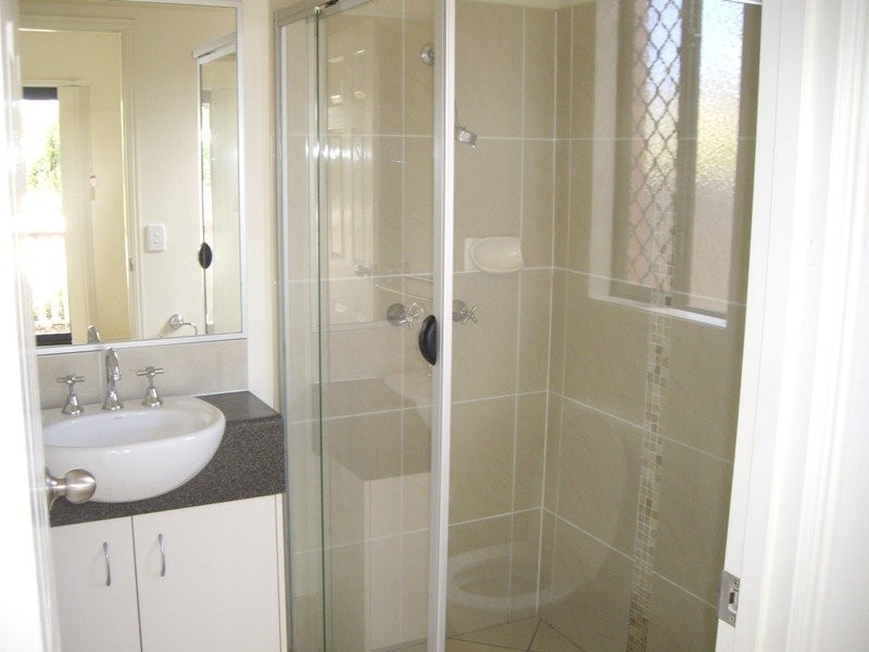 17 Irving Place, Sippy Downs QLD 4556