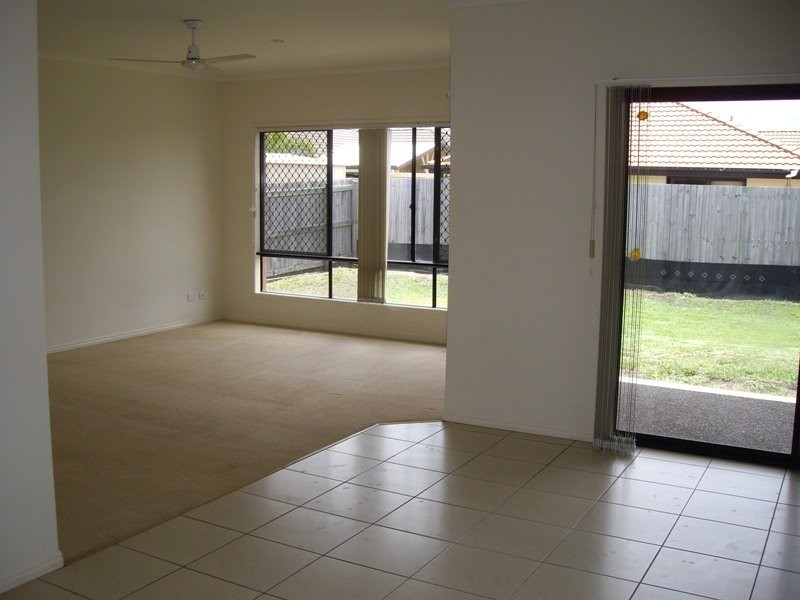 17 Irving Place, Sippy Downs QLD 4556