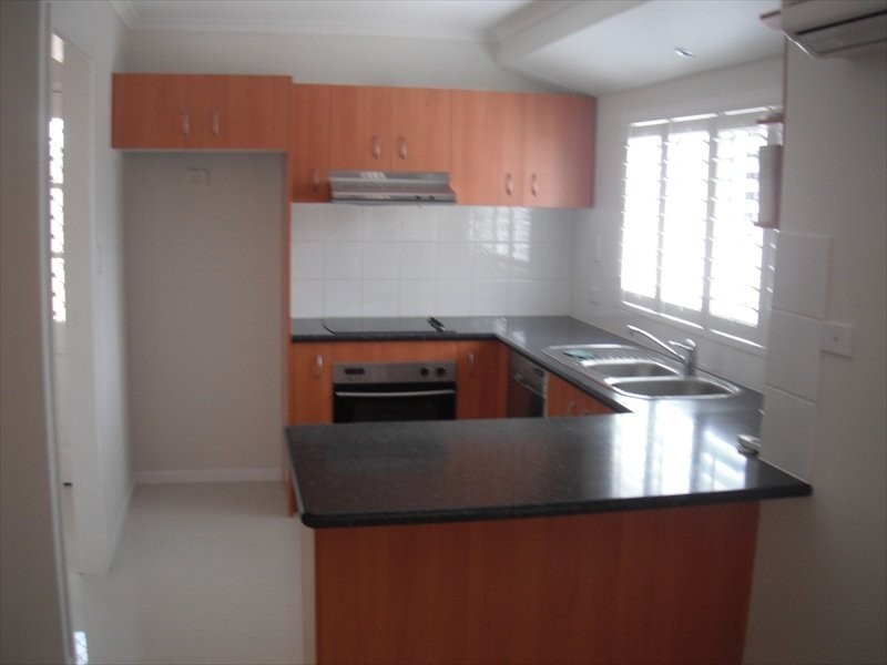 2/5 Mirrool Street, Warana QLD 4575