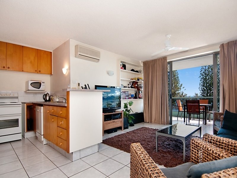 Unit 9 ‘Tawarri’ 238 Alexandra Parade, Alexandra Headland QLD 4572