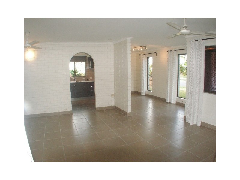 9 Bermagui Crescent, Buddina QLD 4575