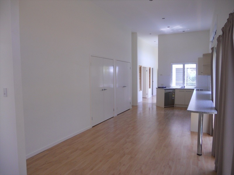 10 Mauritius Crescent, Kawana Island QLD 4575