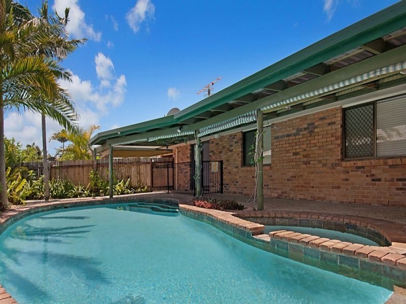 14 Murrindi Street, Minyama QLD 4575