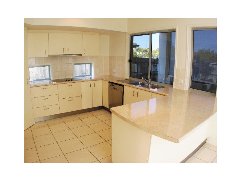 10 Zante Lane, Kawana Island QLD 4575