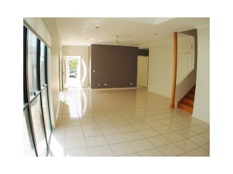 10 Zante Lane, Kawana Island QLD 4575