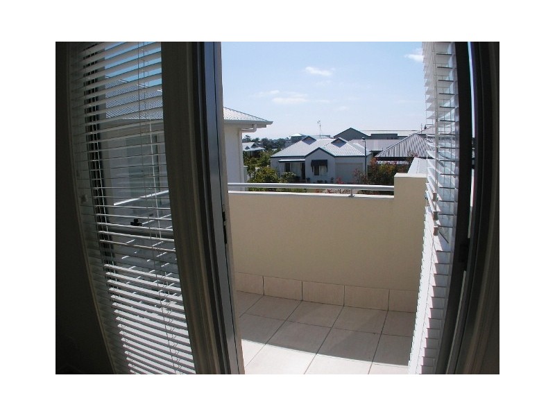 10 Zante Lane, Kawana Island QLD 4575