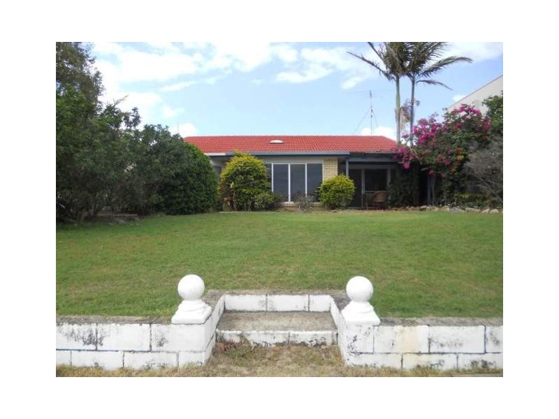 17 Elanora Avenue, Mooloolaba QLD 4557