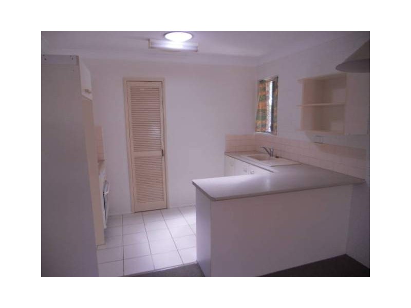 2/10 Goonawarra Drive, Mooloolaba QLD 4557