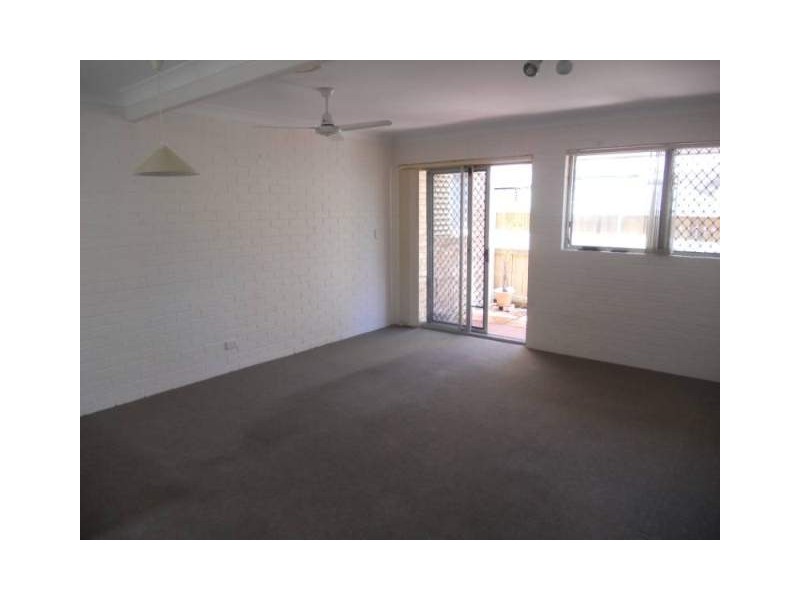 2/10 Goonawarra Drive, Mooloolaba QLD 4557