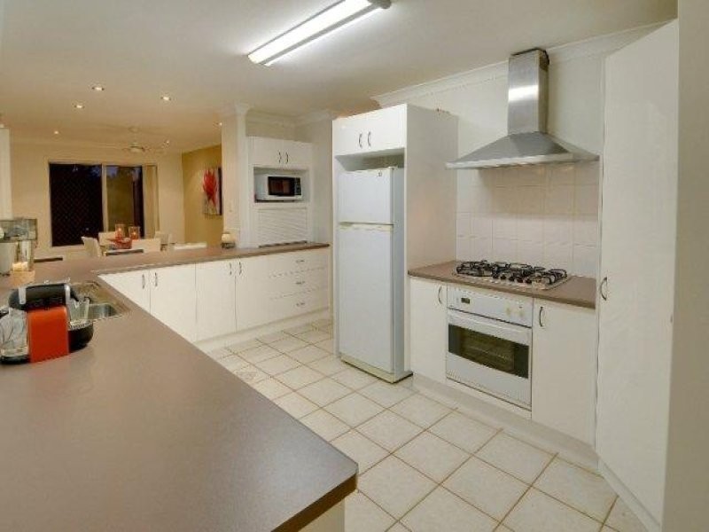 13 Rakumba Place, Mountain Creek QLD 4557