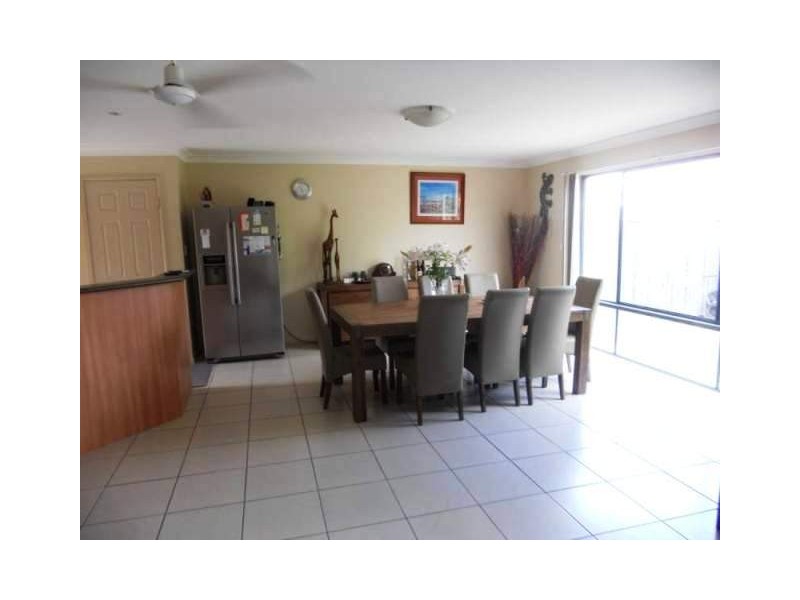 18 Maui Court, Kawana Island QLD 4575