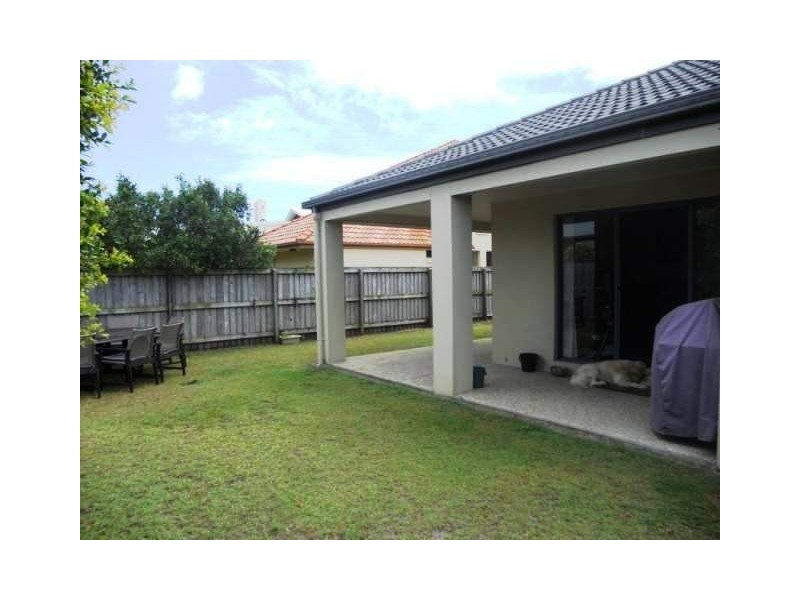 18 Maui Court, Kawana Island QLD 4575
