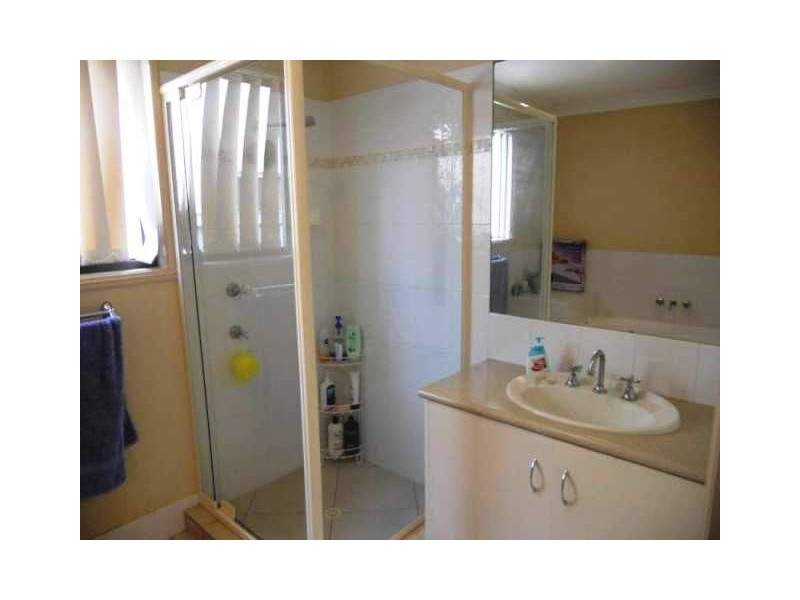 18 Maui Court, Kawana Island QLD 4575