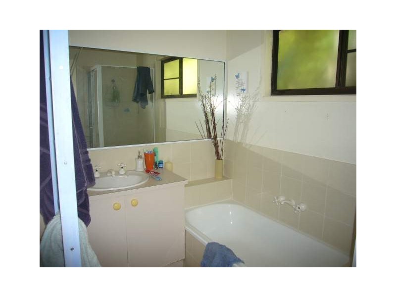 35 Yakola Parade, Alexandra Headland QLD 4572