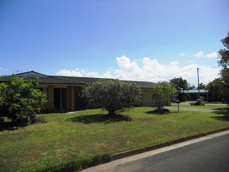 17 Undara Avenue, Buddina QLD 4575