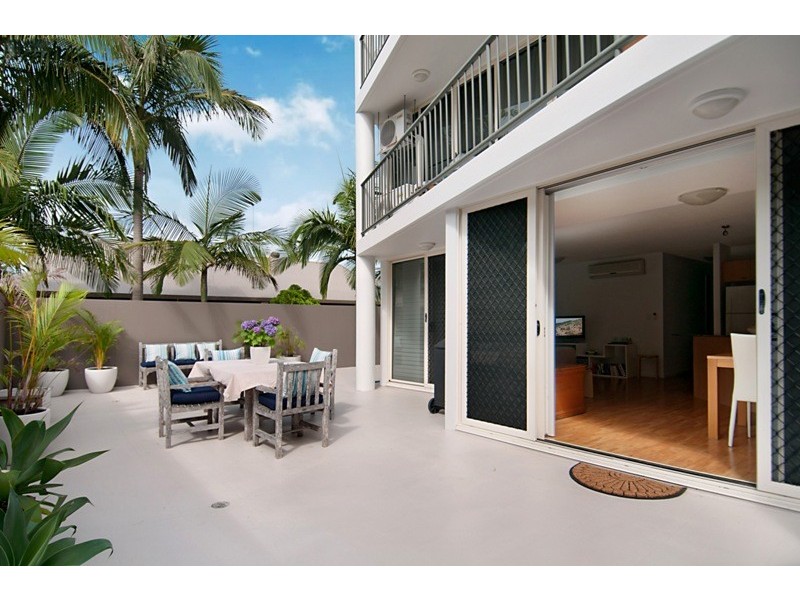 Unit 2  ‘Riva’ 100 River Esp, Mooloolaba QLD 4557