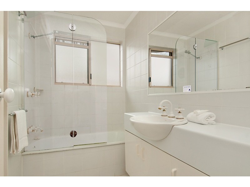 Unit 18 / 70-74 Parkyn Pde, Mooloolaba QLD 4557
