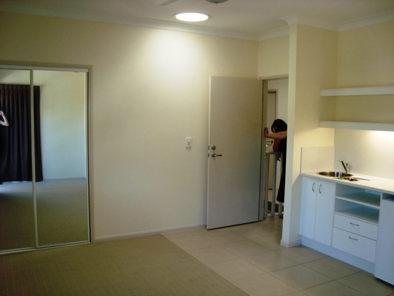 10/8 D Hinley Avenue, Maroochydore QLD 4558