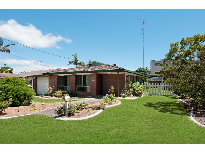20 Amarina Avenue, Mooloolaba QLD 4557