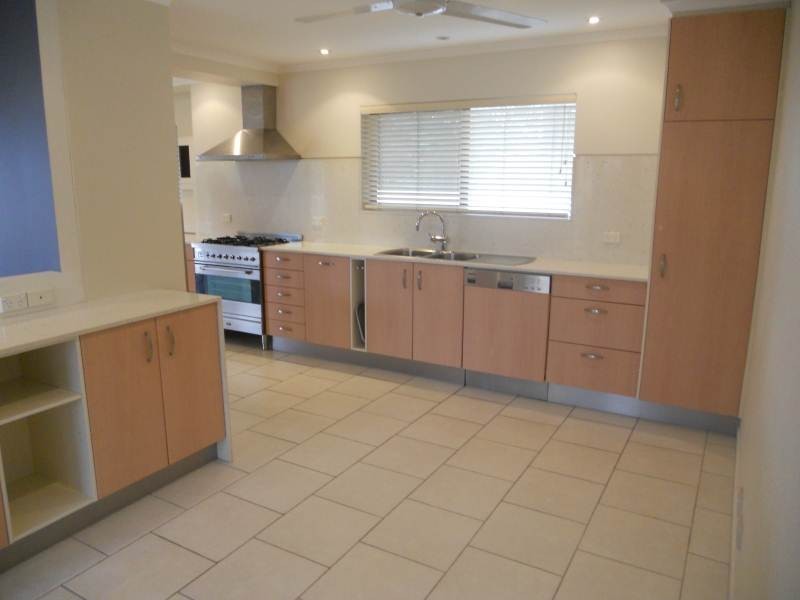 24 Kawana Street, Alexandra Headland QLD 4572