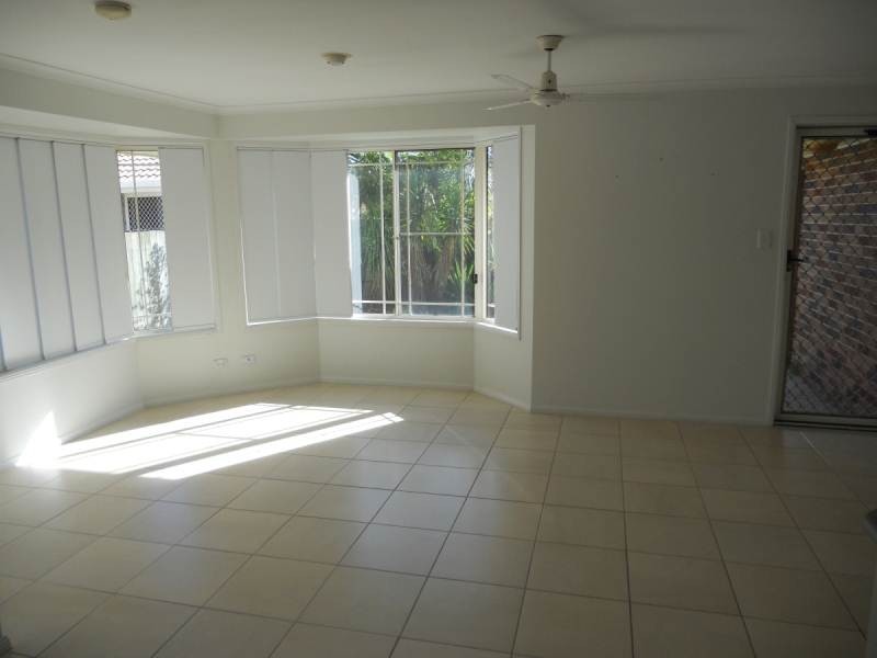 2/84 Parkway Drive, Mooloolaba QLD 4557