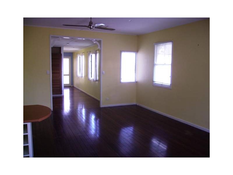 39 Buderim Avenue, Mooloolaba QLD 4557