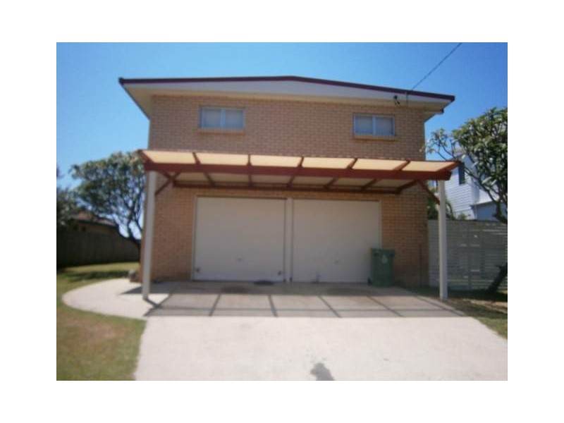 33 Oceanic Drive, Warana QLD 4575