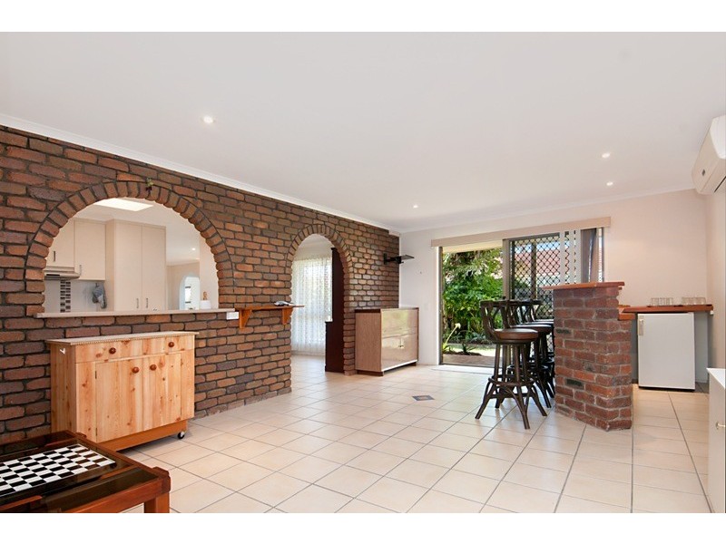 6 Murrindi Street, Minyama QLD 4575